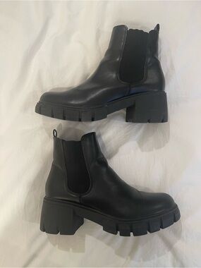 Madden Girl Chunky Platform Chelsea Boots